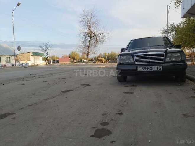 Mercedes E 300 1994, 380,000 km - 3.0 l - Yevlax