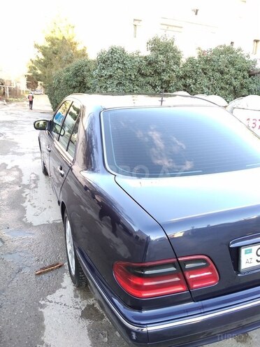 Mercedes E 220 2000, 291,521 km - 2.2 l - Bakı