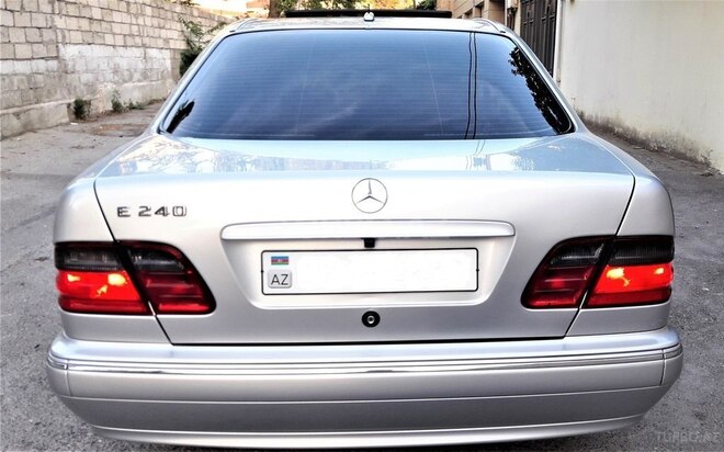 Mercedes E 240 2000, 223,000 km - 2.6 l - Bakı