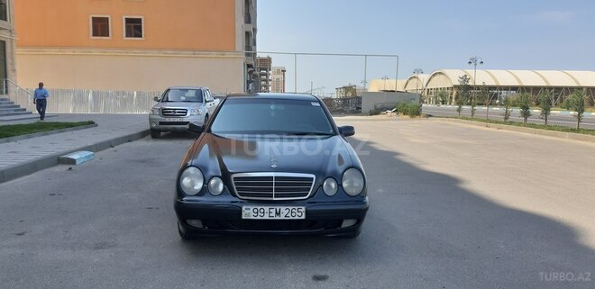 Mercedes E 220 1999, 250,000 km - 2.2 l - Sumqayıt