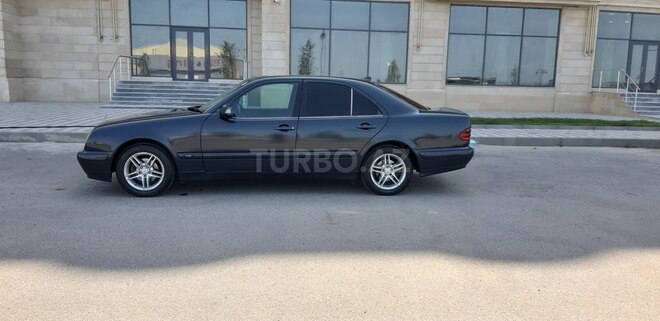 Mercedes E 220 1999, 250,000 km - 2.2 l - Sumqayıt