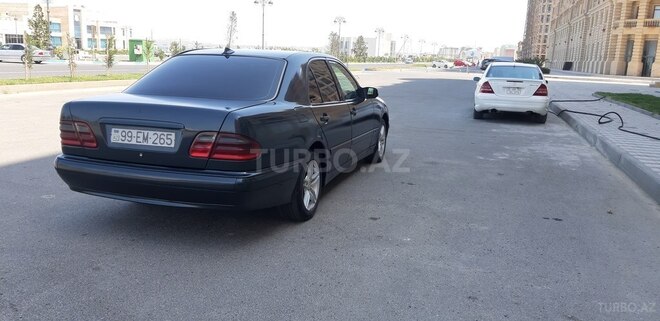 Mercedes E 220 1999, 250,000 km - 2.2 l - Sumqayıt