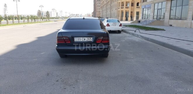 Mercedes E 220 1999, 250,000 km - 2.2 l - Sumqayıt