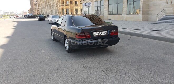 Mercedes E 220 1999, 250,000 km - 2.2 l - Sumqayıt