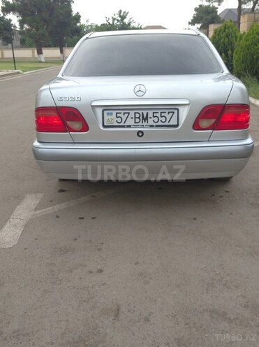 Mercedes E 240 1996, 100,000 km - 2.4 л - Qazax