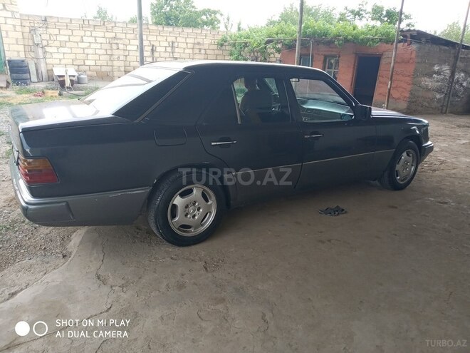 Mercedes E 200 1993, 202,530 km - 2.0 л - Bərdə