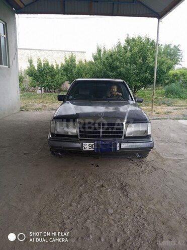 Mercedes E 200 1993, 202,530 km - 2.0 л - Bərdə