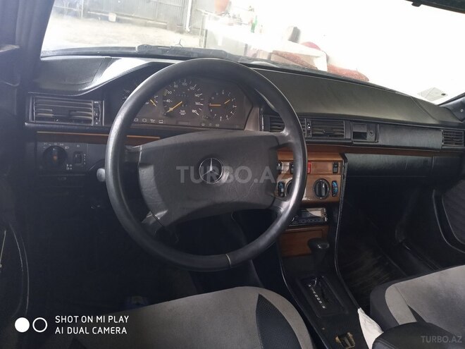 Mercedes E 200 1993, 202,530 km - 2.0 л - Bərdə