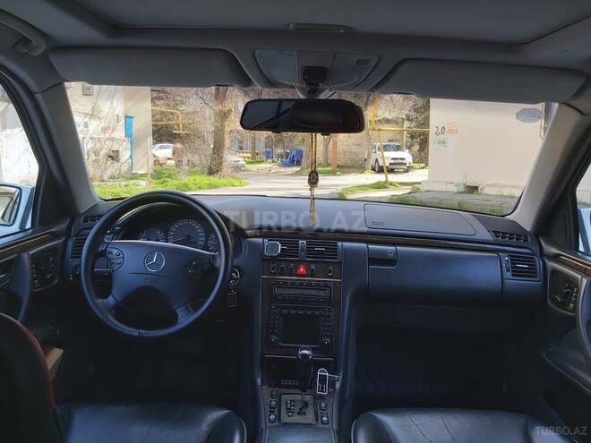 Mercedes E 320 2000, 128,300 km - 3.2 л - Bakı