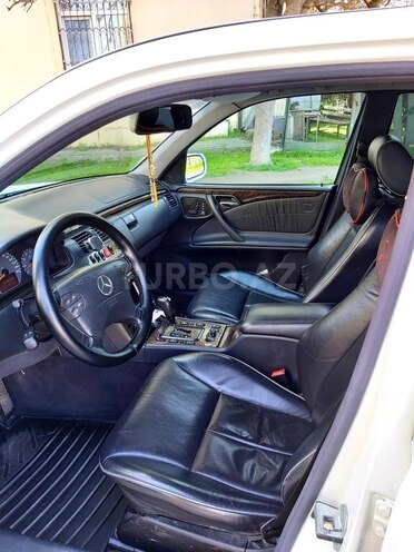 Mercedes E 320 2000, 128,300 km - 3.2 л - Bakı