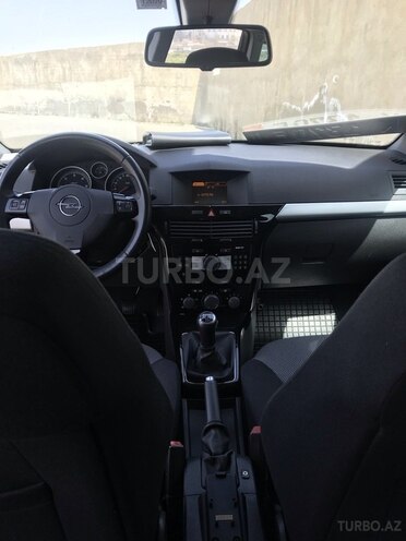 Opel Astra 2010, 176,300 km - 1.3 l - Bakı
