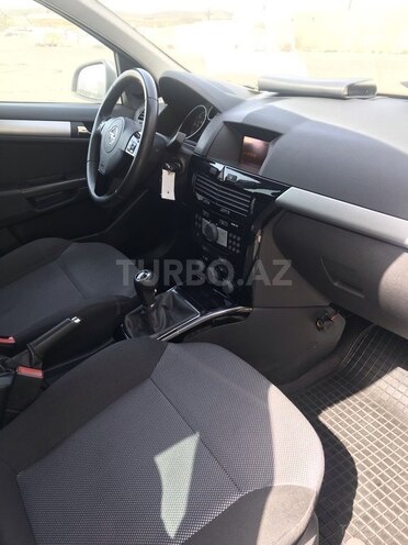 Opel Astra 2010, 176,300 km - 1.3 l - Bakı