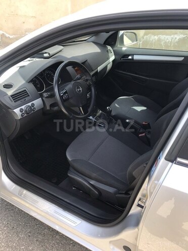 Opel Astra 2010, 176,300 km - 1.3 l - Bakı