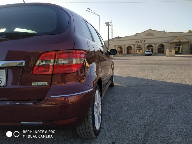 Mercedes B 180 2010, 42,000 km - 1.7 л - Bakı