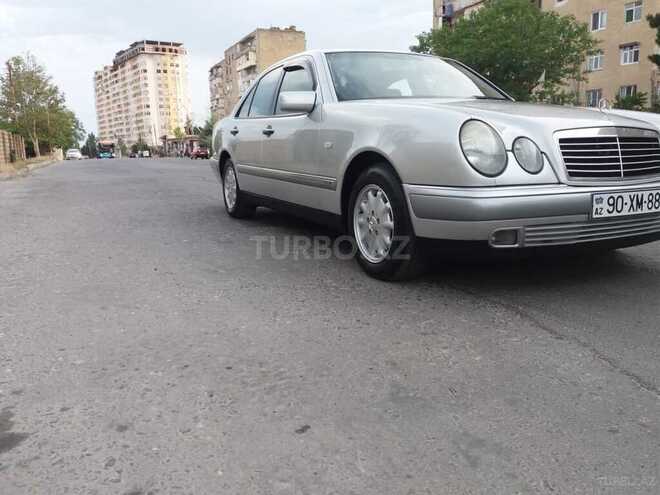 Mercedes E 240 1998, 217,000 km - 2.4 l - Bakı