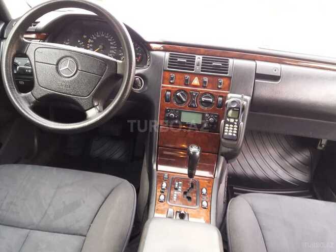Mercedes E 240 1998, 217,000 km - 2.4 l - Bakı