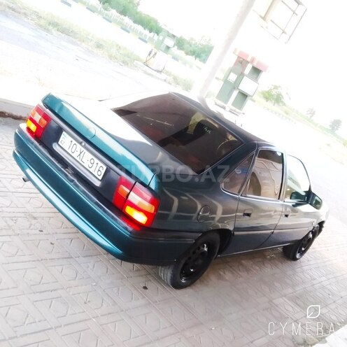 Opel Vectra 1995, 300,000 km - 1.6 l - Qusar