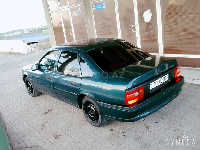 Opel Vectra 1995, 300,000 km - 1.6 l - Qusar