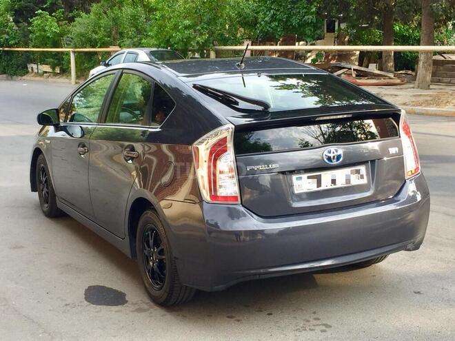 Toyota Prius 2015, 105,000 km - 1.8 l - Bakı