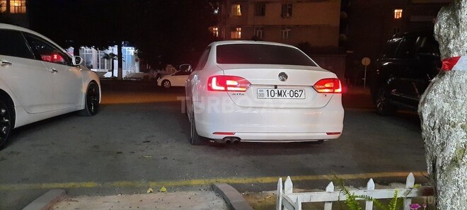 Volkswagen Jetta 2011, 97,000 km - 2.5 l - Lənkəran