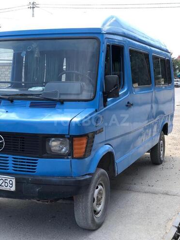 Mercedes Sprinter 208 1991, 360,400 km - 2.3 л - Quba