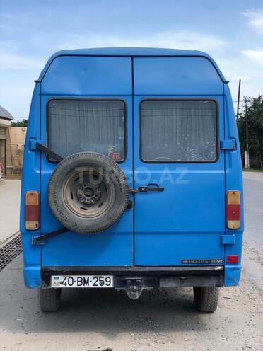 Mercedes Sprinter 208 1991, 360,400 km - 2.3 л - Quba