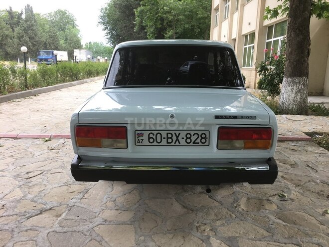 LADA (VAZ) 2107 2006, 70,000 km - 1.6 л - Tovuz
