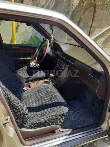Mercedes E 200 1990, 400,000 km - 2.0 l - Bakı