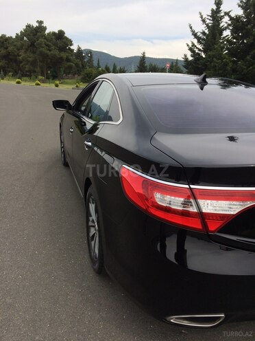 Hyundai Grandeur 2011, 227,000 km - 3.0 l - Qax