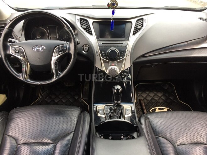 Hyundai Grandeur 2011, 227,000 km - 3.0 l - Qax