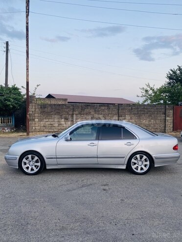 Mercedes E 220 2001, 280,546 km - 2.2 l - Bakı