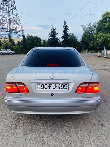 Mercedes E 220 2001, 280,546 km - 2.2 l - Bakı