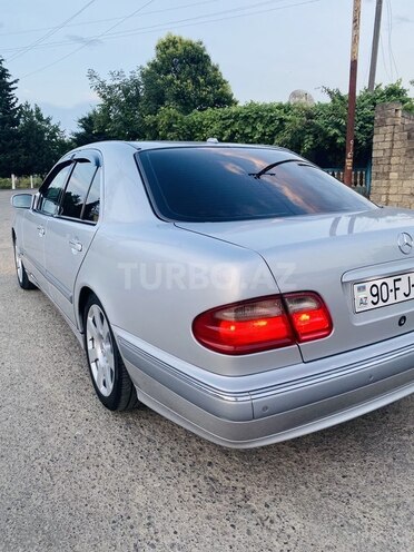 Mercedes E 220 2001, 280,546 km - 2.2 l - Bakı