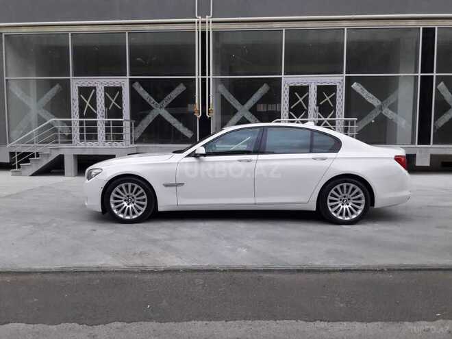 BMW 750 2010, 127,000 km - 4.4 l - Bakı