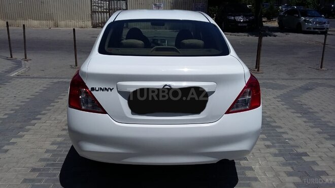 Nissan Sunny 2012, 180,000 km - 1.5 л - Bakı
