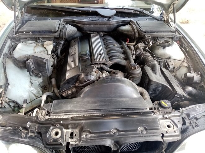 BMW 528 1998, 299,000 km - 2.8 l - Sumqayıt