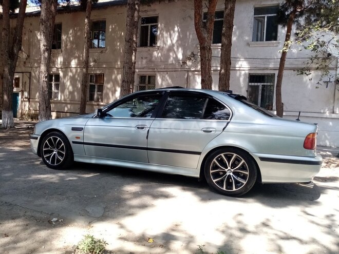 BMW 528 1998, 299,000 km - 2.8 l - Sumqayıt