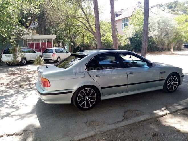 BMW 528 1998, 299,000 km - 2.8 l - Sumqayıt