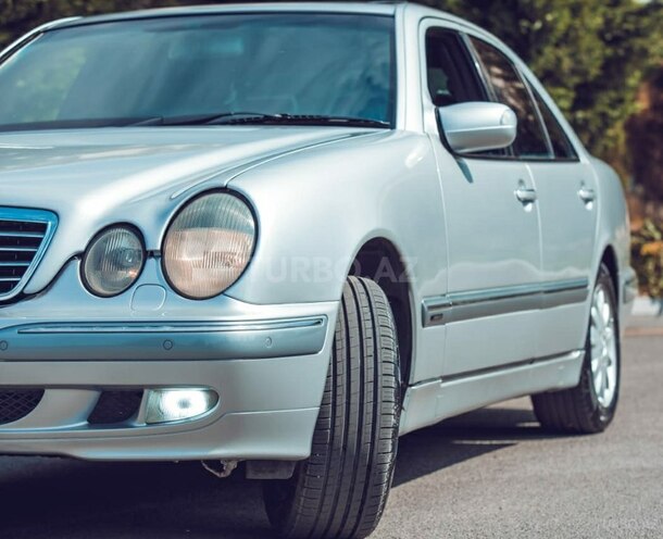 Mercedes E 220 2000, 299,147 km - 2.2 л - Gəncə