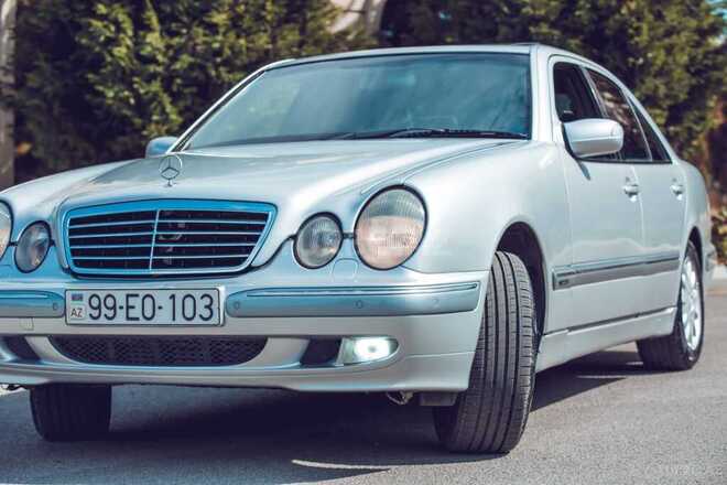 Mercedes E 220 2000, 299,147 km - 2.2 л - Gəncə