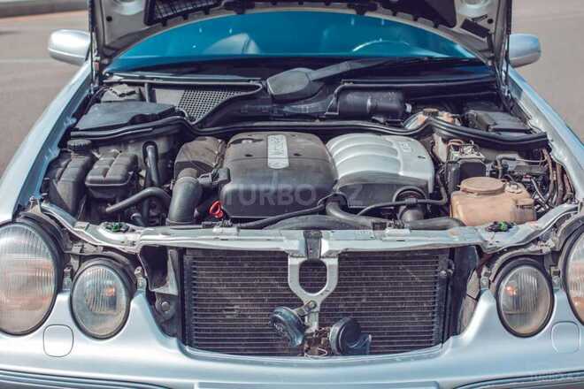 Mercedes E 220 2000, 299,147 km - 2.2 л - Gəncə
