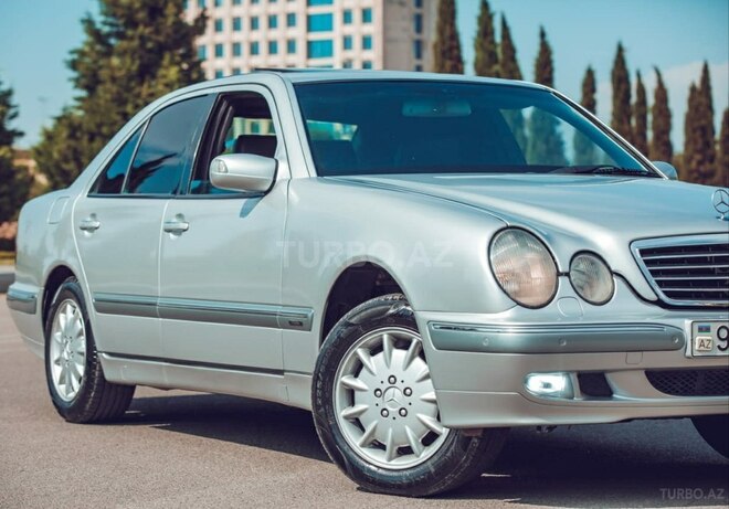 Mercedes E 220 2000, 299,147 km - 2.2 л - Gəncə