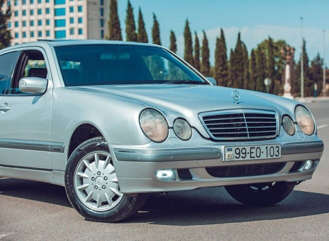Mercedes E 220 2000, 299,147 km - 2.2 л - Gəncə