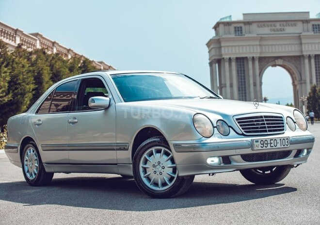 Mercedes E 220 2000, 299,147 km - 2.2 л - Gəncə