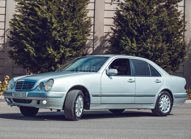 Mercedes E 220 2000, 299,147 km - 2.2 л - Gəncə