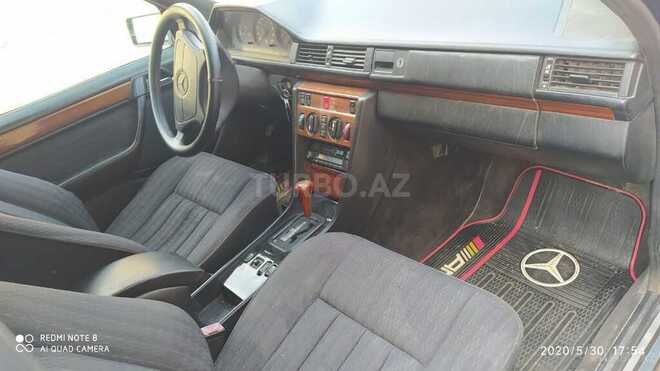 Mercedes E 200 1992, 332,500 km - 2.0 l - Bakı