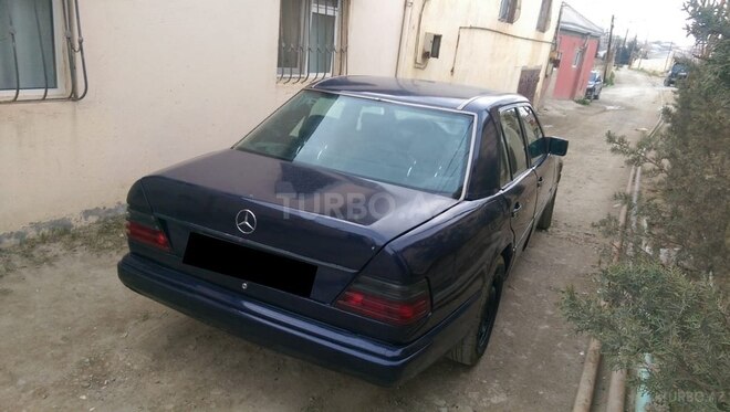 Mercedes E 200 1992, 332,500 km - 2.0 l - Bakı