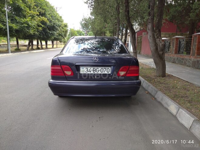Mercedes E 230 1996, 300,000 km - 2.3 l - Zaqatala