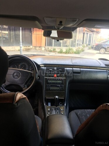 Mercedes E 230 1996, 250,000 km - 2.3 l - Bakı