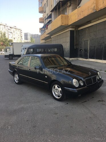 Mercedes E 230 1996, 250,000 km - 2.3 l - Bakı